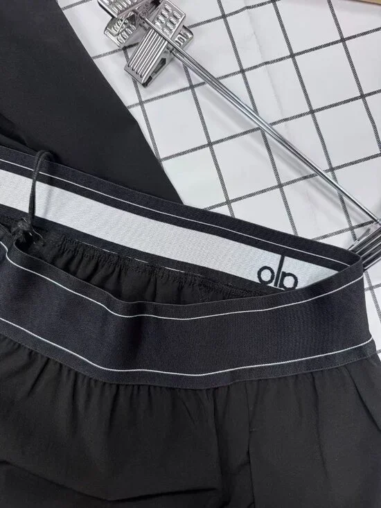 Unused ALO Yoga Women's Casual Straight Leg Pants Size M-L (Regular) 💯👖 - Picture 9 of 11